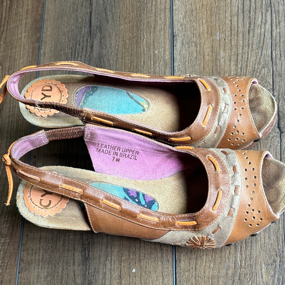 CYD Tan Leather Peep-Toe Sandals